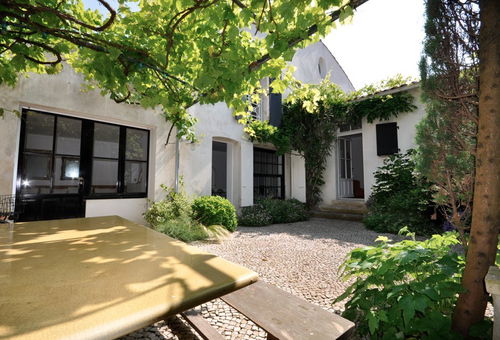 Village house in the historic center having a lovely courtyard