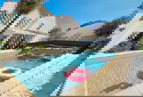 Villa with private pool in the heart of La Flotte