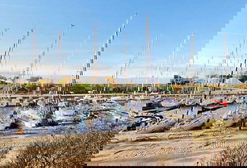 Villa overlooking the port with its courtyard
