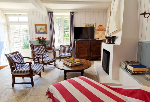 Charming house in the center village, courtyard