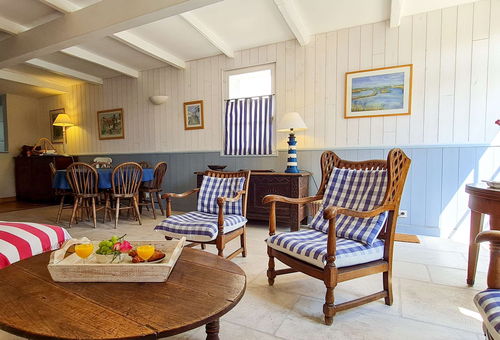 Charming house in the center village, courtyard