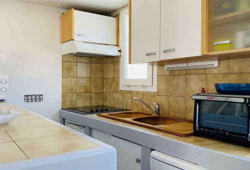 House in residence close to beaches and shops