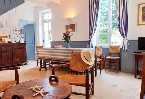 Charming village house with courtyard + parking