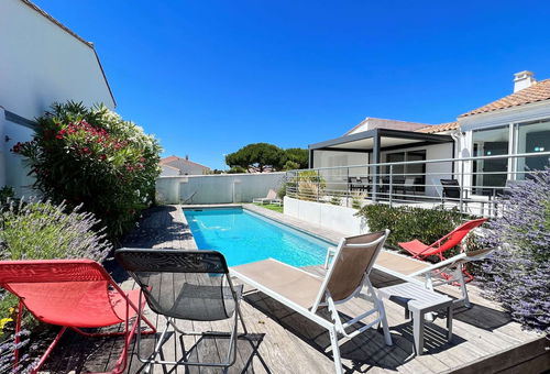 Hervorragende Villa mit Pool in der Nähe des Meeres