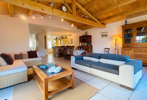 Beautiful villa, parking, garden, near the beach