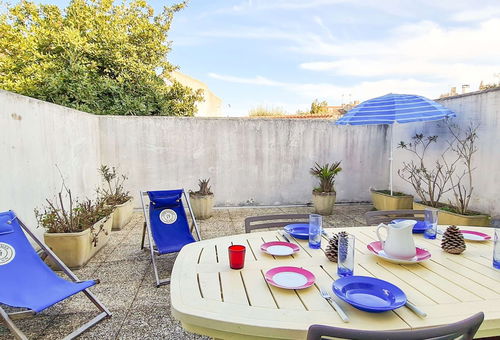 House close to the port of Saint Martin de Ré