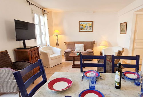 House close to the port of Saint Martin de Ré