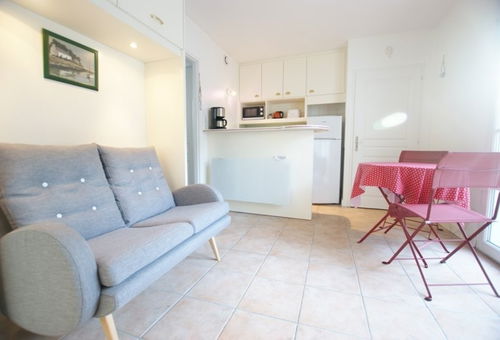 Close to shops and the beach, this apartement is perfect to forget your car.