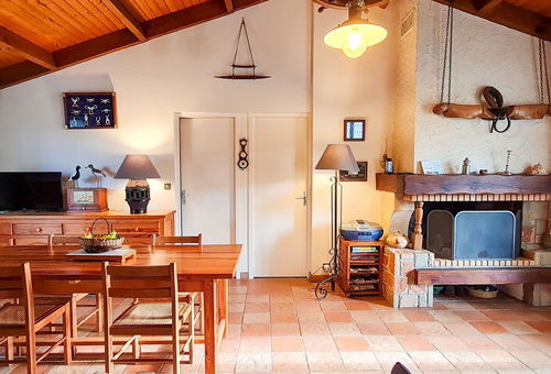 Pretty single storey house near the beach
