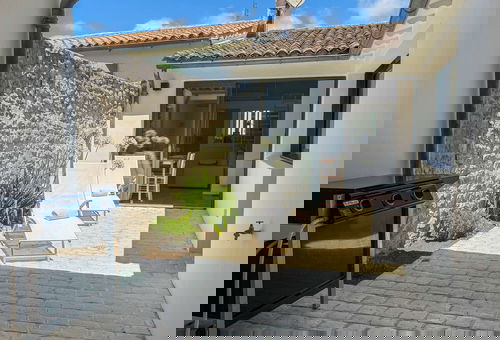 In Sainte Marie de Ré, pretty renovated villa