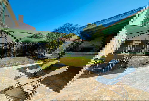 Grande maison traditionnelle Rhétaise ancienne