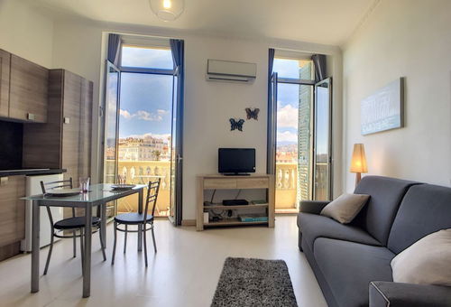 Nice apartment located in the...