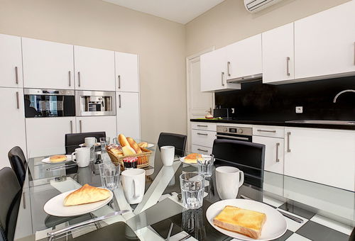 Large bourgeois apartment of 115m² which can accommodate up to 6 people