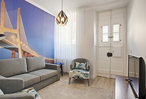 Ambassador Boutique Apartment II (C67)