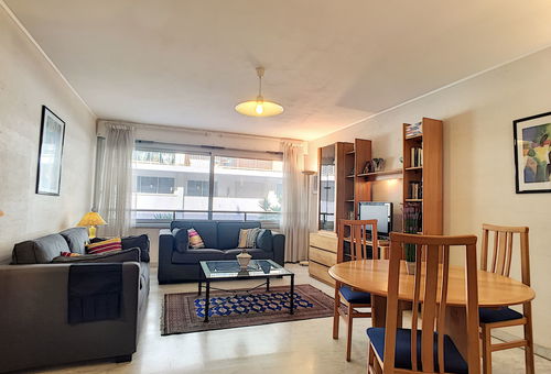 Spacious 1 bedroom apartment ideally located in the city center.