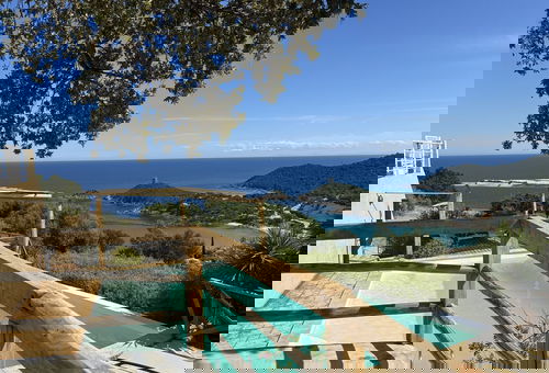 This apartment, air conditioned, comfortably equipped for up to 3 people, has...