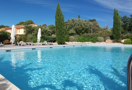 This beautiful villa located 8 km north of Porto-Vecchio, in the Domaine de...