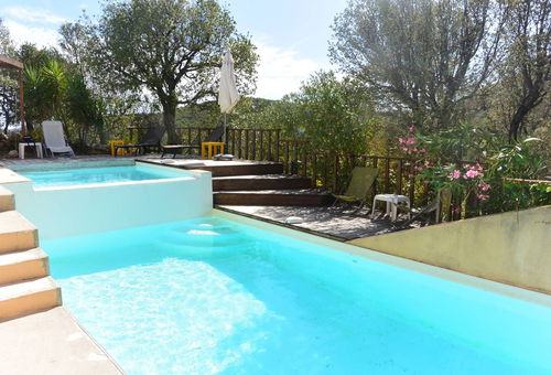 Cette belle villa , très confortablement équipée, spacieuse et climatisée,...