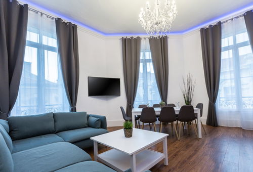 Bel appartement à la décoration contemporaine