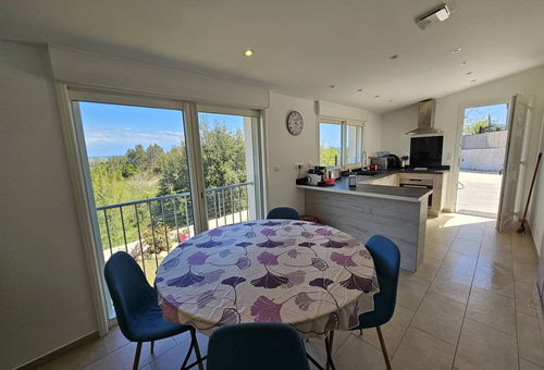 Privileged location for this villa, located in Solenzara, with sea...