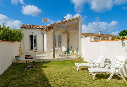 Neues Haus, in der Nähe von Port De La Flotte
