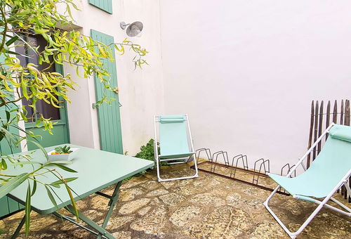 Jolie maison de village à étage