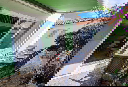 Charmante villa au cœur du Village avec cour