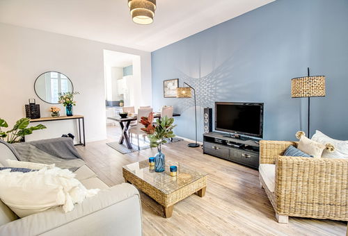 Beautiful, completely renovated one bedroom apartment.