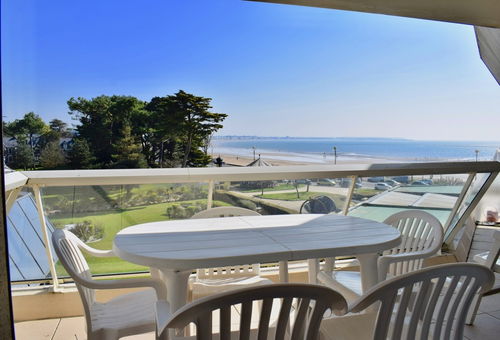 APPARTEMENT DE TYPE 2 - QUARTIER DU CASINO - VUE MER ET SUR LES JARDINS DU ROYAL