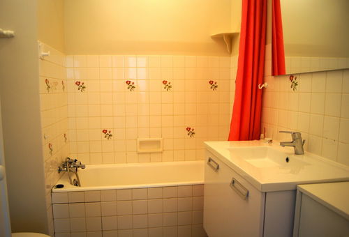 Bel appartement avec une spacieuse terrasse en front de mer