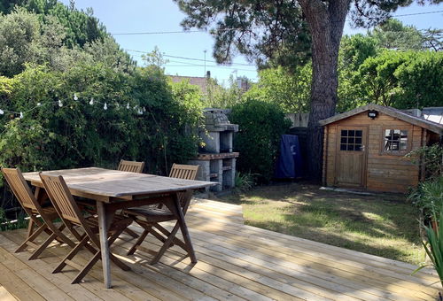 Hübsche renovierte Villa mit umzäuntem Garten, 700 m vom Strand und 900 m vom...