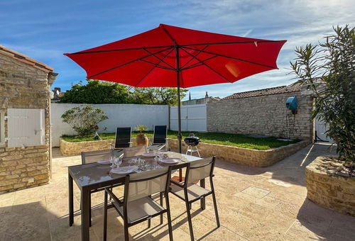 Charming house in Ars en Ré with garden