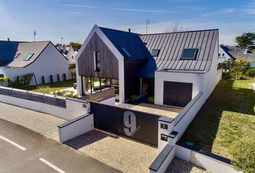 Luxury and a change of scenery 200 m from the beach