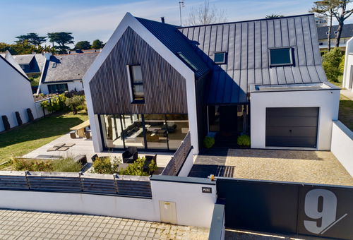 Luxury and a change of scenery 200 m from the beach