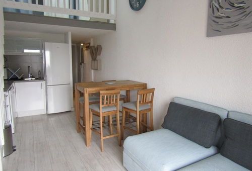 Appartement à la décoration moderne et soignée, récemment rénové, situé à 100...