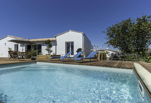 Proche de la mer et de la plage avec piscine