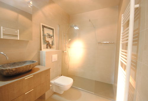 Nice studio in an ideal location 10 minutes walk from the Palace and the beaches