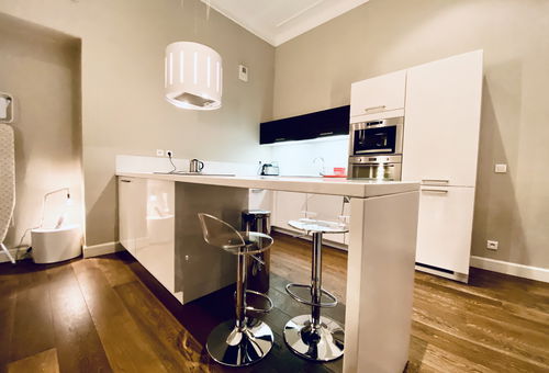 CIR3374 / SPACIEUX 3 PIECES RUE D'ANTIBES / LE CID