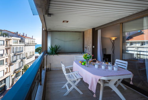 BAL584 / Grand 2 pièces terrasse plages