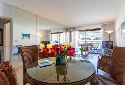 BAL584 / Grand 2 pièces terrasse plages