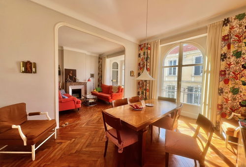 Apartment 8 minutes walk from the beaches and the Croisette