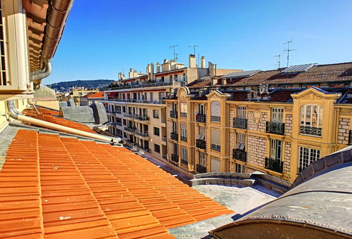 Nice air-conditioned apartment  in the Nice Carré D'Or ("Golden Square") in...