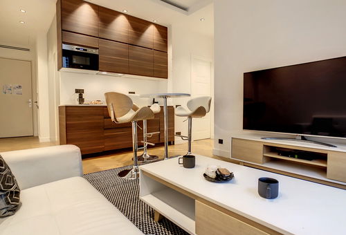 Completely renovated two bedroom apartment ideally located in...