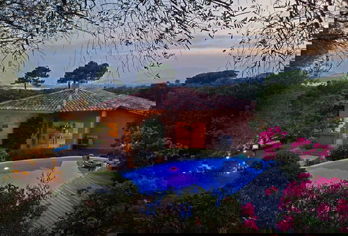 Lovely villa located in a residential area, very quiet Cirindinu - Arasu, 10...