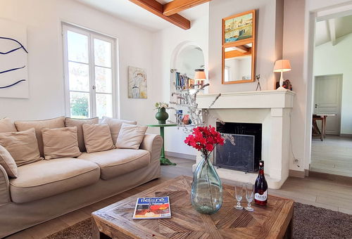 Dans le centre de la Couarde, superbe villa familiale