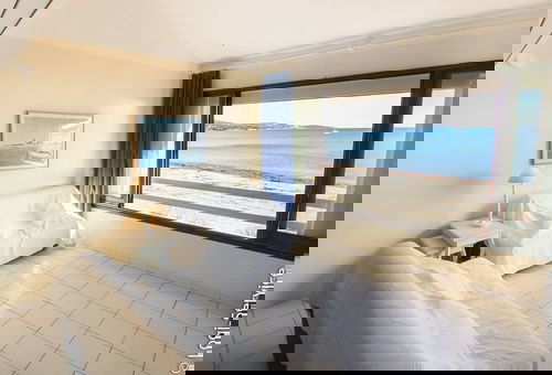 On the second floor, nice studio flat with mezzanine on the beach.