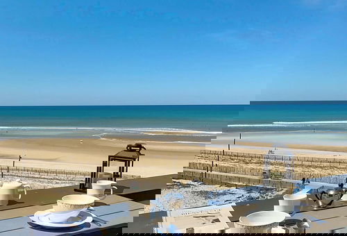 Enjoy a car free holydays near the beach, water activities, golf and shops...