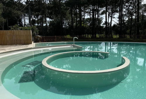 The Domaine du Golf residence, formerly , offers many services: a large...