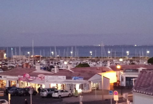 Appartement lumineux avec vue mer, proche des commerces et de la plage - Île...