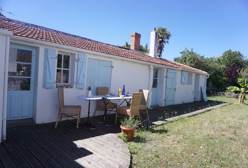 Maison de pays dans le coeur de la ville, proche de la plage - Barbâtre